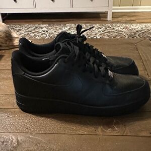 Classic Black Men's Sneakers